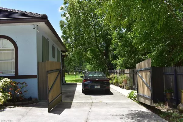 Naples, FL 34117,3670 8th AVE SE