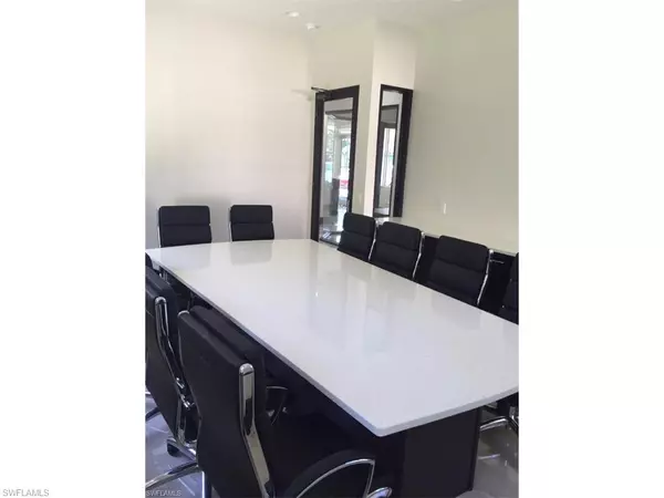 Naples, FL 34116,5258 Golden Gate PKY #9