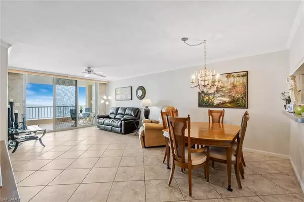 Marco Island, FL 34145,990 Cape Marco DR #707