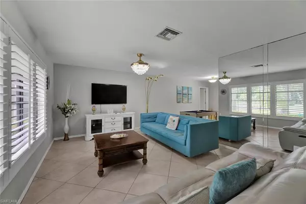 Naples, FL 34112,3055 Round Table CT