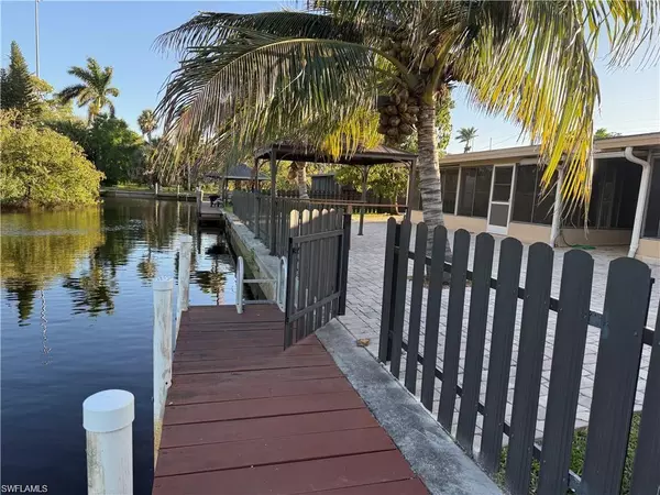 141 Schneider DR, Fort Myers, FL 33905