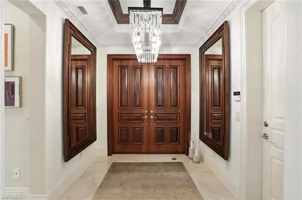 Naples, FL 34109,2892 Tiburon BLVD E