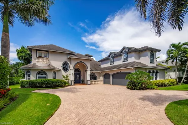 649 Bow Line DR, Naples, FL 34103