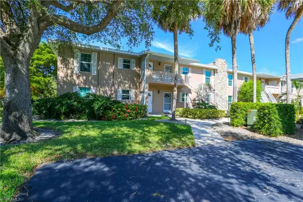 Naples, FL 34110,221 Cypress WAY E #201