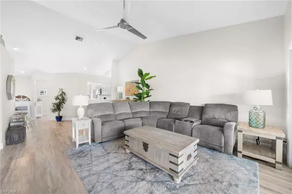 Naples, FL 34110,13120 Castle Harbour DR #N4