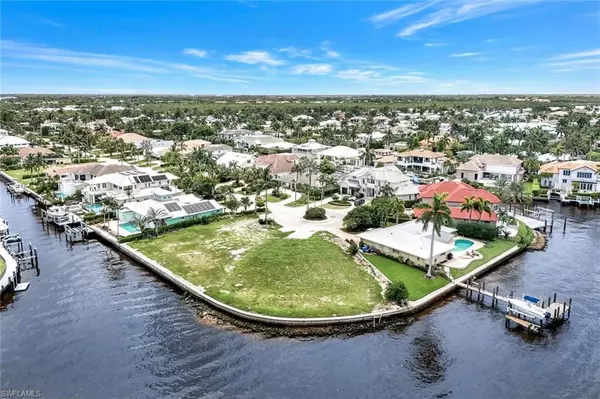 Naples, FL 34102,1303 Marlin DR