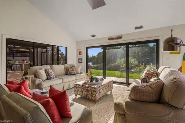 Naples, FL 34105,397 Edgemere WAY N #11