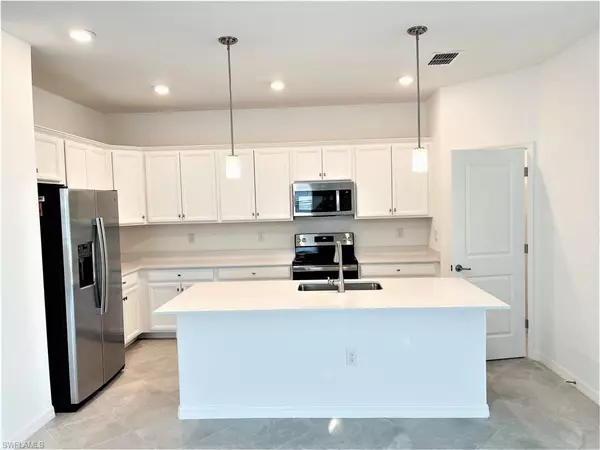 Naples, FL 34120,2611 Scarlet WAY