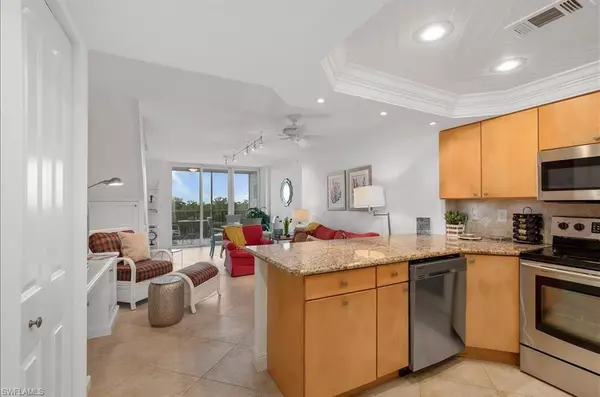 Naples, FL 34108,5 Bluebill AVE #505/605