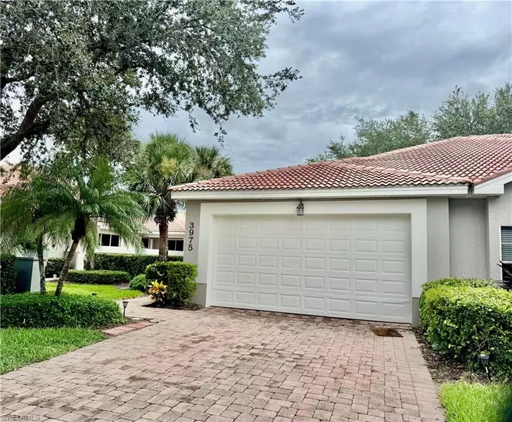 3975 Recreation LN, Naples, FL 34116