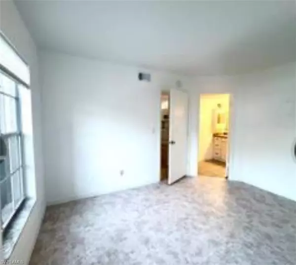 Naples, FL 34104,177 Santa Clara CIR #5