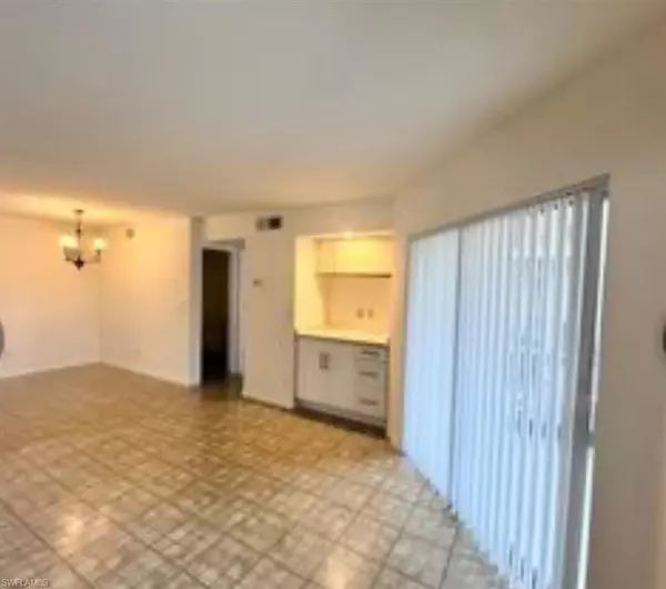Naples, FL 34104,177 Santa Clara CIR #5