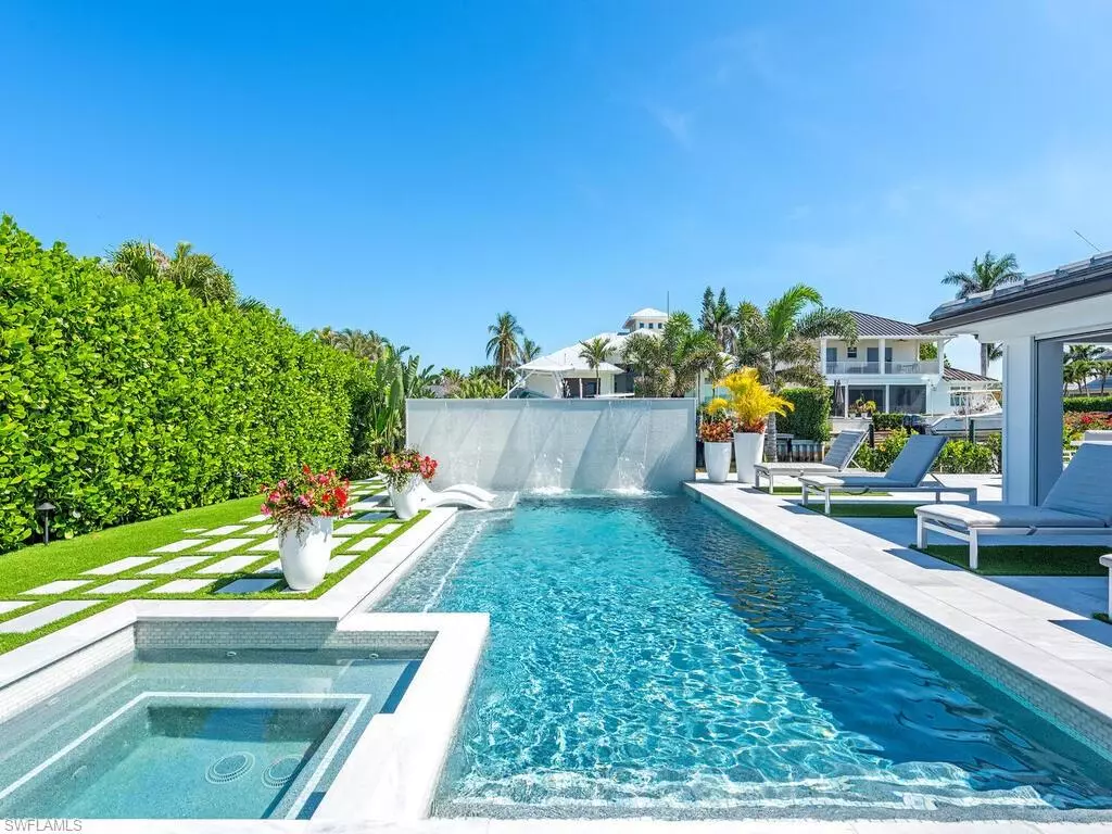 Naples, FL 34102,1565 Mullet LN