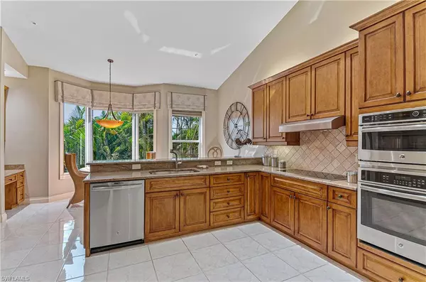 Naples, FL 34103,191 Colonade CIR