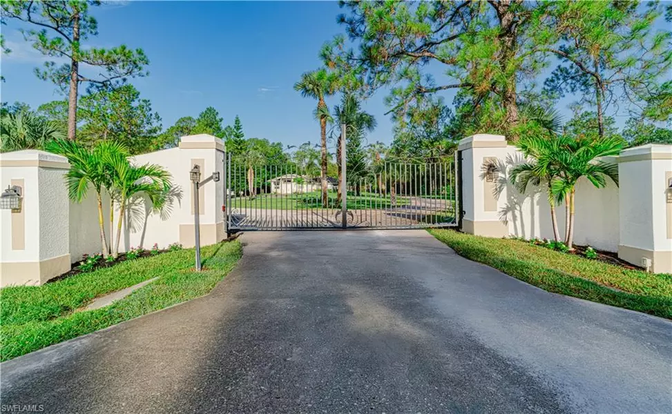 131 25th ST SW, Naples, FL 34117
