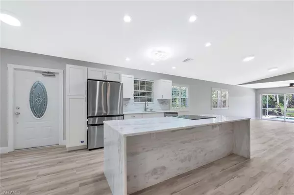 Naples, FL 34119,3408 Cayman LN