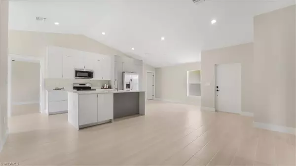 Lehigh Acres, FL 33976,2702 46th ST SW