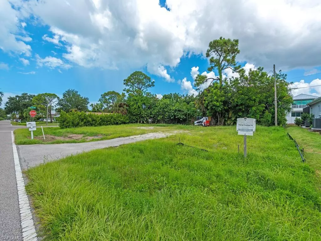 Naples, FL 34108,705 91st AVE N