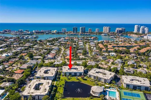 Naples, FL 34103,788 Park Shore DR #F13