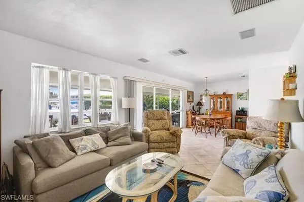 Marco Island, FL 34145,1207 Martinique CT