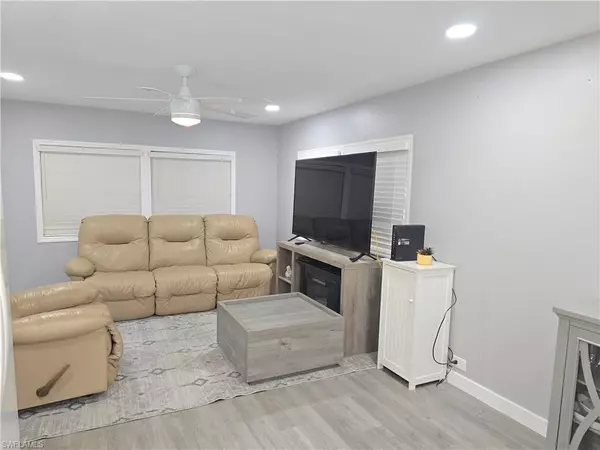 Naples, FL 34112,9 Moonstone CIR #M9
