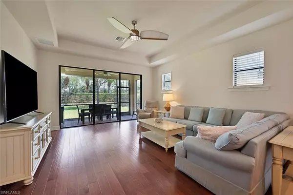 Naples, FL 34110,16319 Camden Lakes CIR