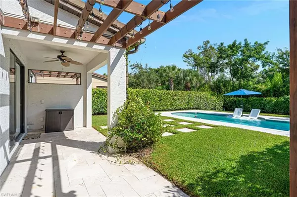 Naples, FL 34110,16173 Camden Lakes CIR