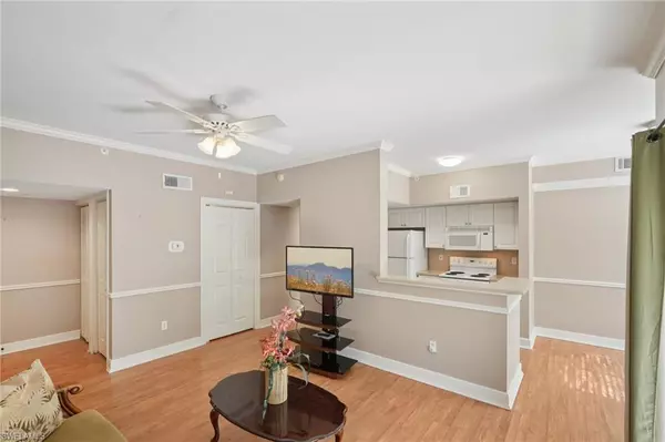Naples, FL 34112,1840 Florida Club CIR #5305