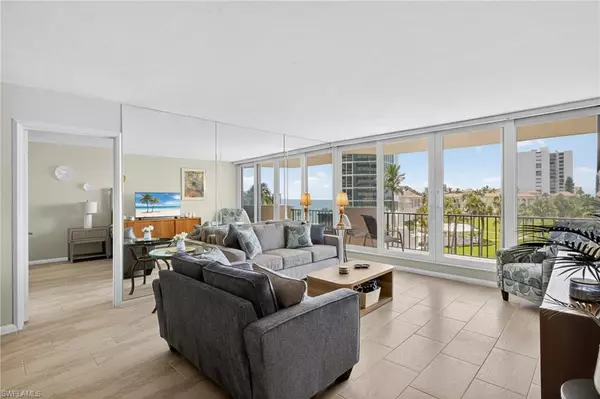 Naples, FL 34103,4001 Gulf Shore BLVD N #303