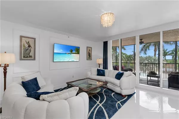 1060 Borghese LN #204, Naples, FL 34114
