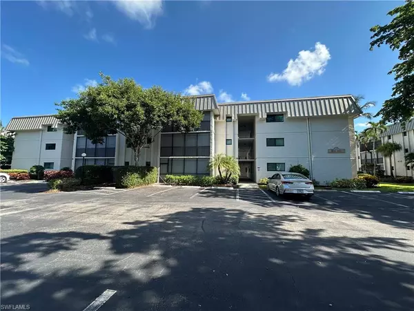 788 Park Shore DR #D20, Naples, FL 34103