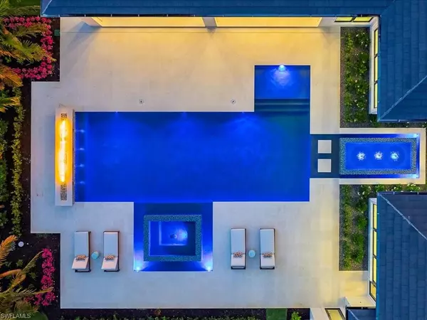 Naples, FL 34108,208 Hickory RD