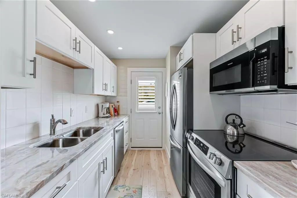 Naples, FL 34102,1021 3rd ST S #110