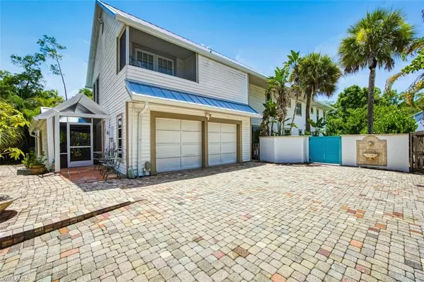 Naples, FL 34105,2727 66th ST SW