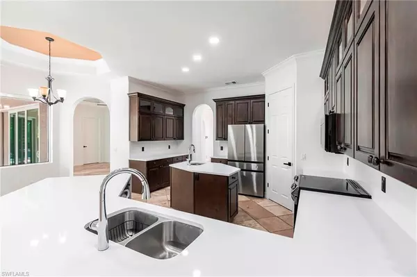 Naples, FL 34120,3223 4th AVE NE