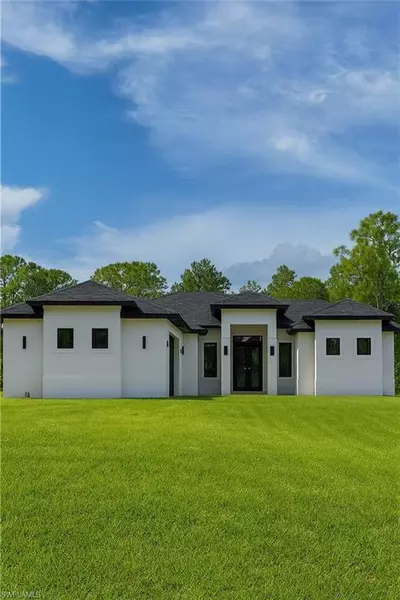 3780 6th AVE SE, Naples, FL 34117
