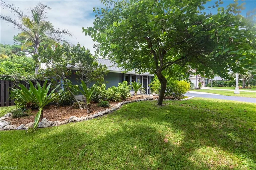 Naples, FL 34104,2667 River Reach DR