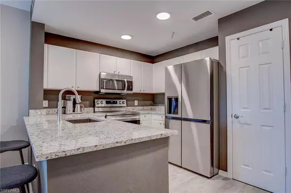 Naples, FL 34112,4450 Botanical Place CIR #406