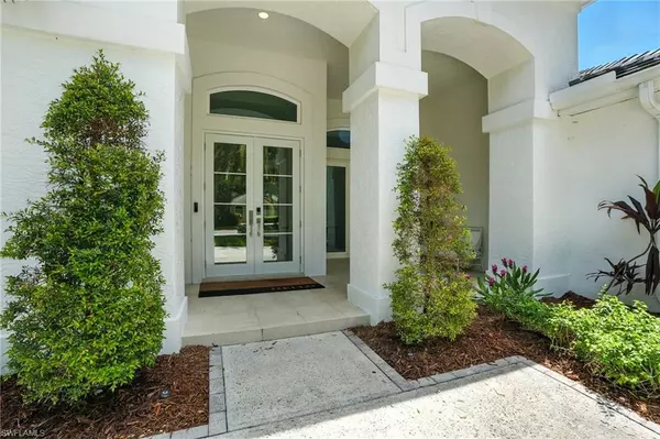 Naples, FL 34109,8192 Lowbank DR