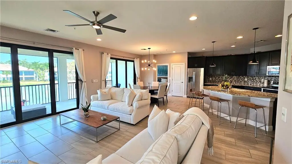 15145 Palmer Lake CIR #201, Naples, FL 34109