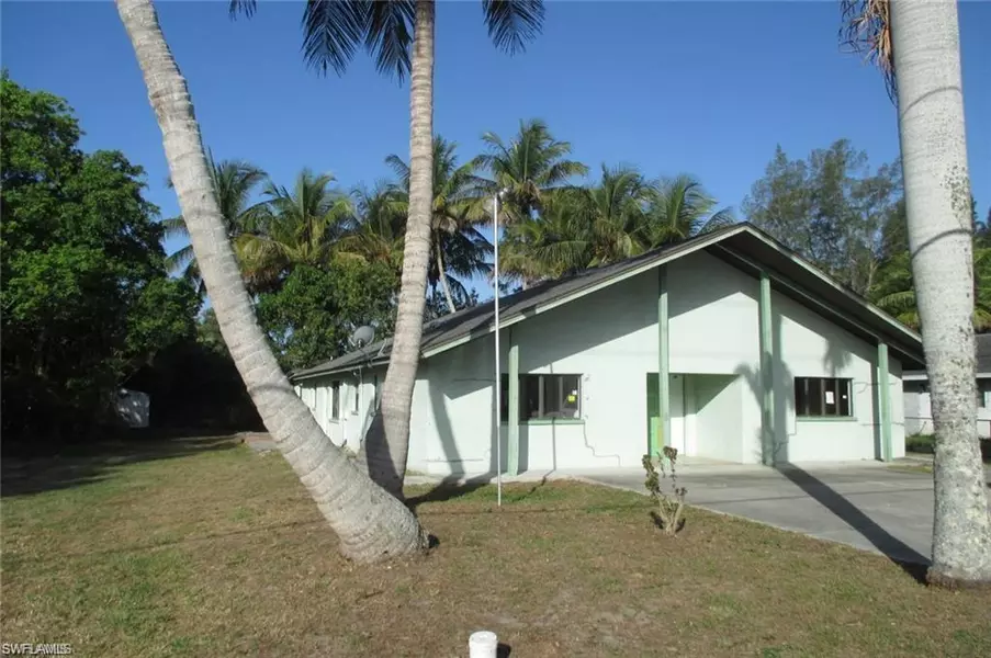 5395 Carolina AVE, Naples, FL 34113