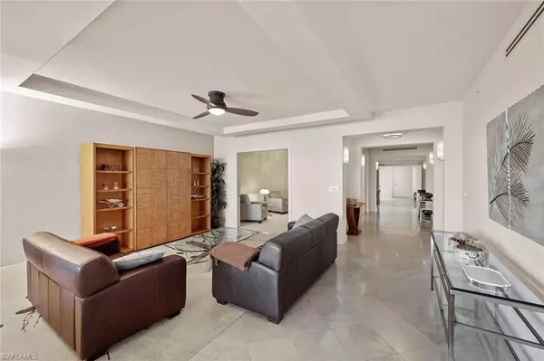 Naples, FL 34108,11125 Gulf Shore DR #PH-7