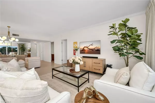 Naples, FL 34103,3401 Gulf Shore BLVD N #205