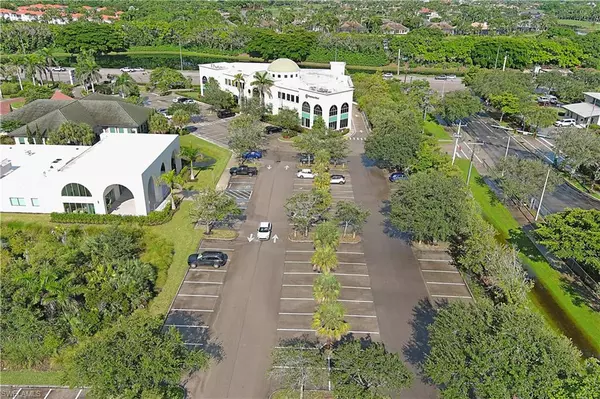 Naples, FL 34105,3021 Airport RD N #103