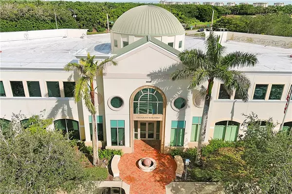 Naples, FL 34105,3021 Airport RD N #103