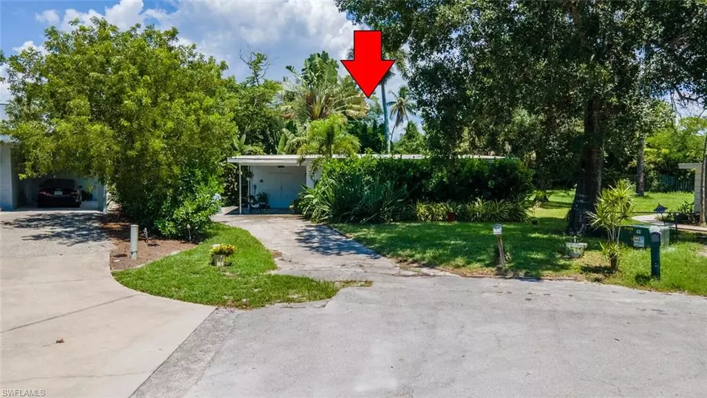 Naples, FL 34104,2928 Hawthorne CT
