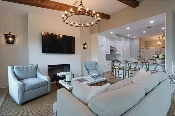 Naples, FL 34110,1310 Charleston Square DR #1