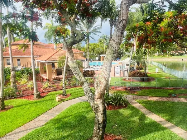 Naples, FL 34104,1275 Wildwood Lakes BLVD #202