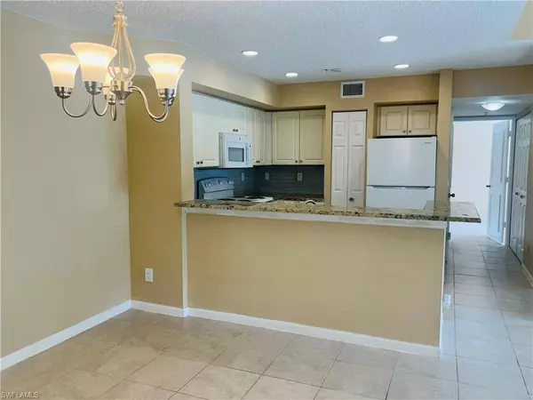 Naples, FL 34104,1275 Wildwood Lakes BLVD #202