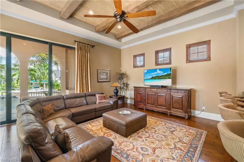 Naples, FL 34102,611 18th AVE S